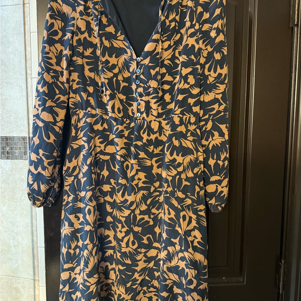 Tocca Navy and Tan Long Sleeve Dress